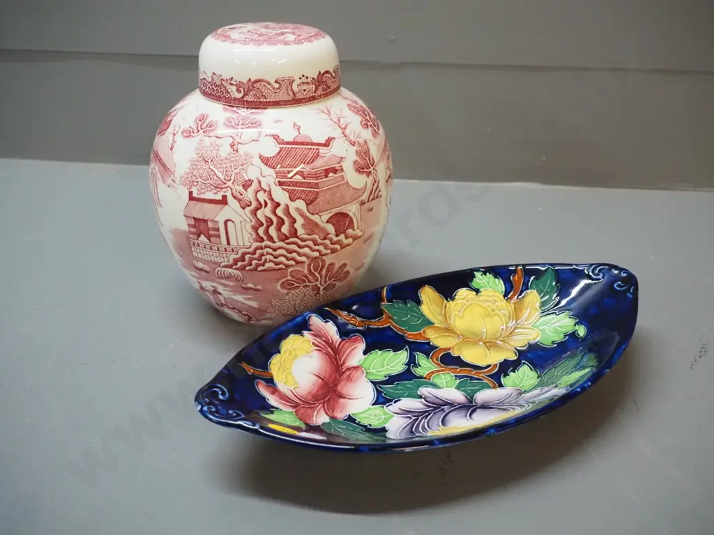 Maling oval dish and a Masons red willow ginger jar H-190 Image 1++