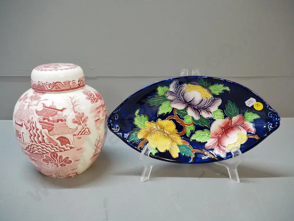 Maling oval dish and a Masons red willow ginger jar H-190 Image 1++