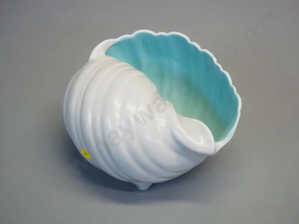 Poole shell vase - a few marks inside H-190 L-200 Image 1++