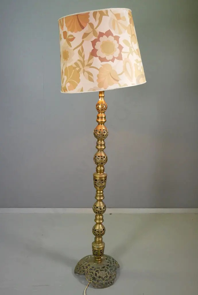 filigree cast brass floor lamp with retro floral shade - some pitting and patina to brass H1700 Image 1++