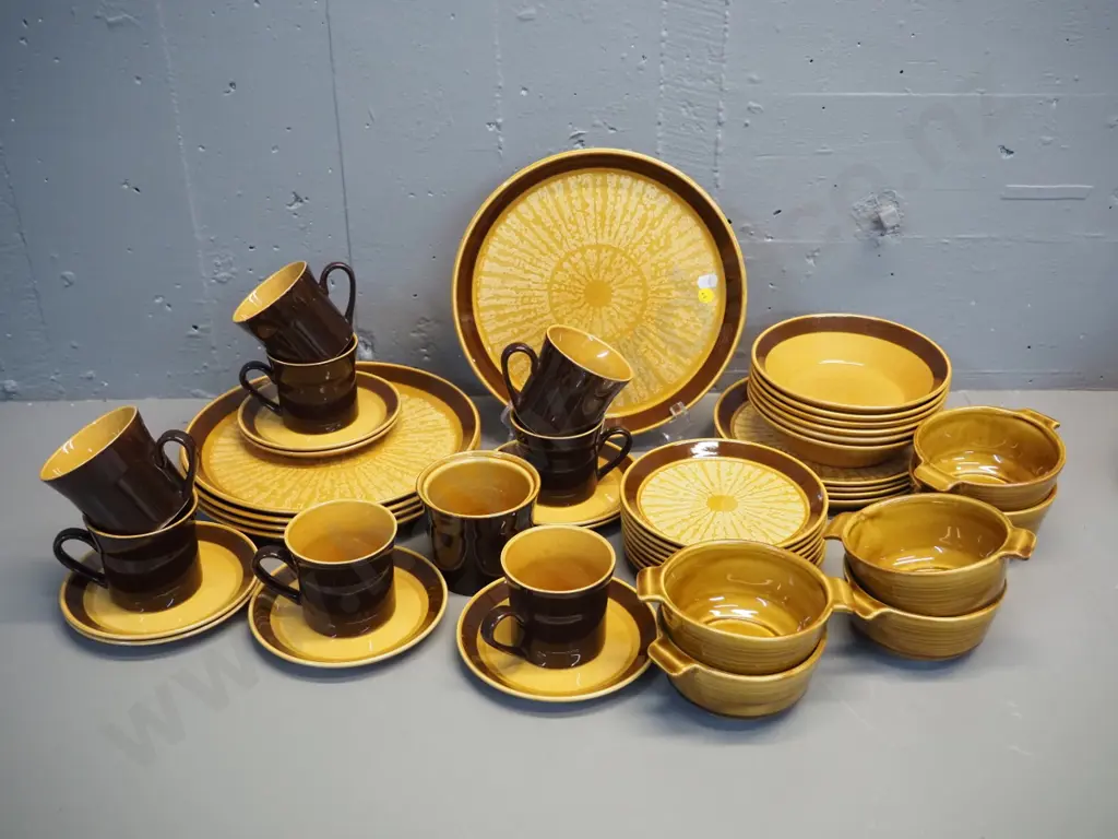 retro Crown Lynn Forma amber and brown tableware plus 6 amber soup bowls from different set Image 1++