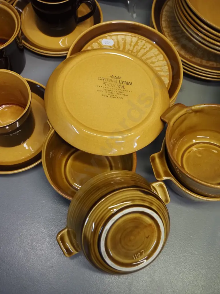 retro Crown Lynn Forma amber and brown tableware plus 6 amber soup bowls from different set Image 1++