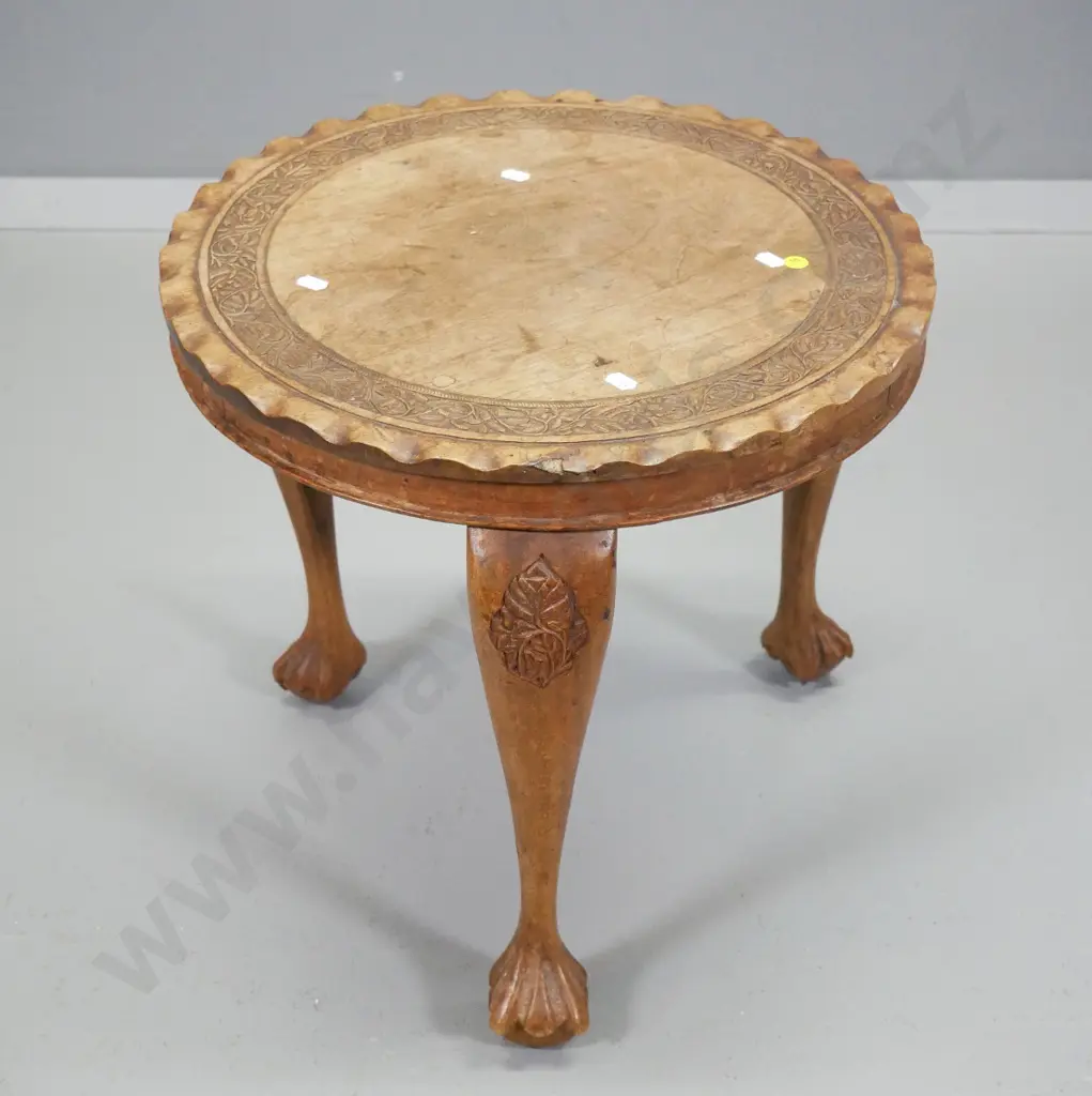 small mahogany end table with round top, waved edge & carved detail, ball and claw feet H-400 D-440 Image 1++