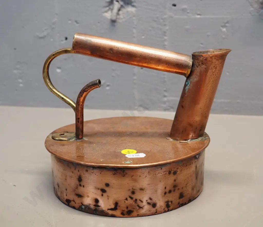 early small vented copper and brass kettle - some dents & wear H-160 L-190 Image 1++
