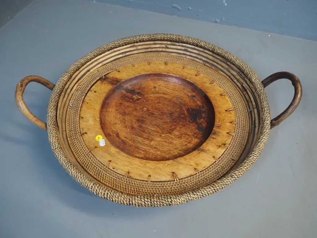 timber and cane large handled serving basket/tray - inner tray secured with mail and wire H160 D-565 Image 1++
