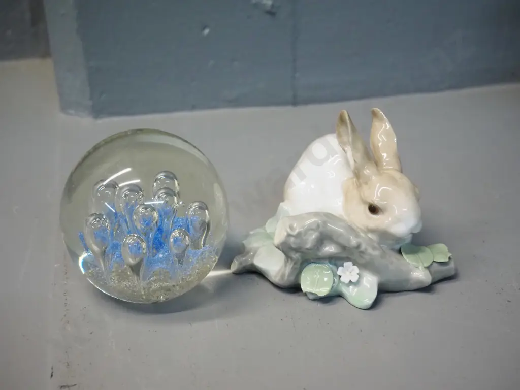 Lladro rabbit figure H80 L-110 and an art glass paperweight Image 1++