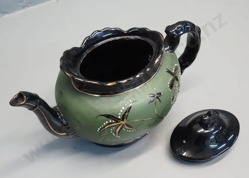 vintage English teapot green - black and gilt decoration H-180 L-260 Image 1++