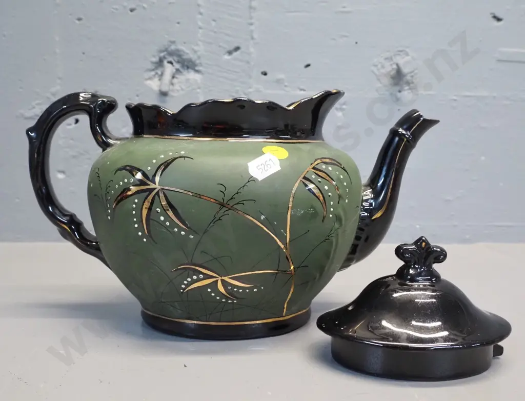 vintage English teapot green - black and gilt decoration H-180 L-260 Image 1++