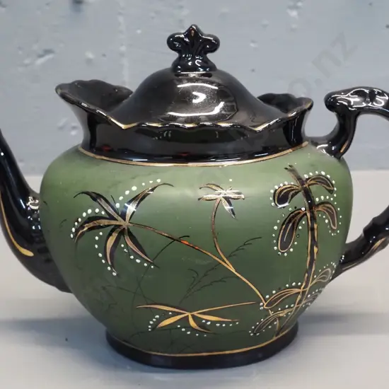 vintage English teapot green - black and gilt decoration H-180 L-260