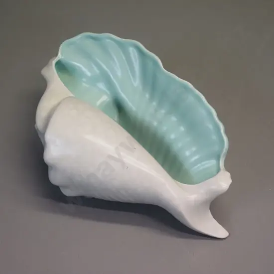 small Poole shell vase H-90 L-220