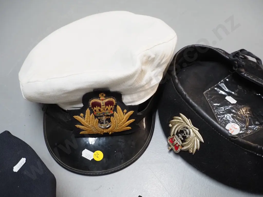 3 uniform caps - San Francisco police and 2 with naval anchor badges - beret & cap and a badge - all damage or wear Image 1++