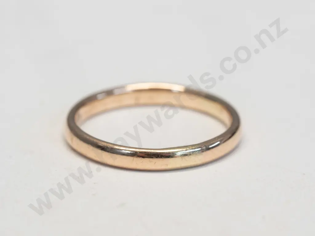 9ct gold ring stamped 375 Image 1++