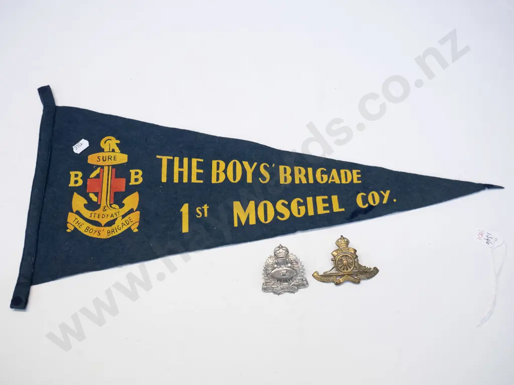 'The Boys Brigade 1st Mosgiel Coy' flag & 2  badges Image 1++