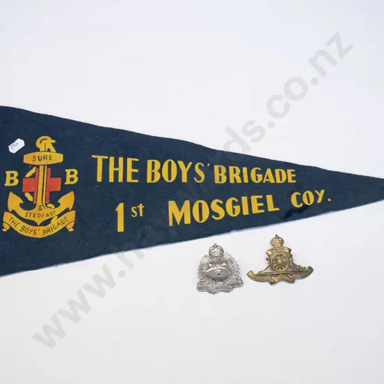 'The Boys Brigade 1st Mosgiel Coy' flag & 2  badges