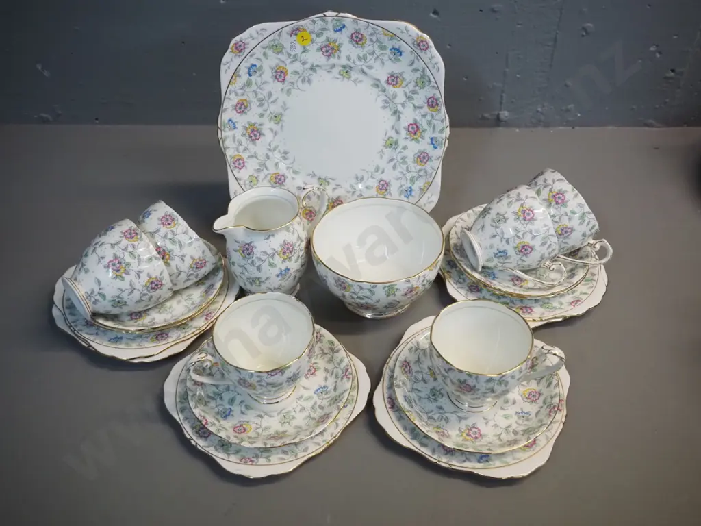 Grafton floral 21 piece tea set Image 1++