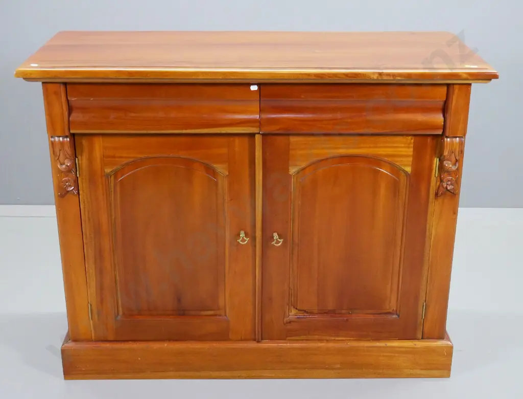 reproduction mahogany 2 door, 2 drawer chiffonier w/carved corbels H930 W1160 D480 Image 1++