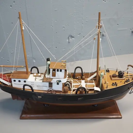 small timber model fishing trawler on stand - plaque with "Niet Aanraken A.U.B." H-440 L-650 W-170