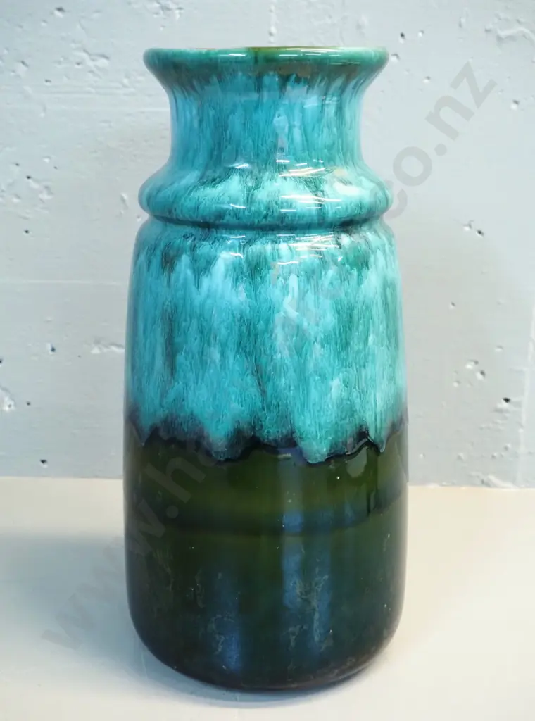 large Blue Mountain pottery trickle glaze vase H-370 D-190 at base Image 1++