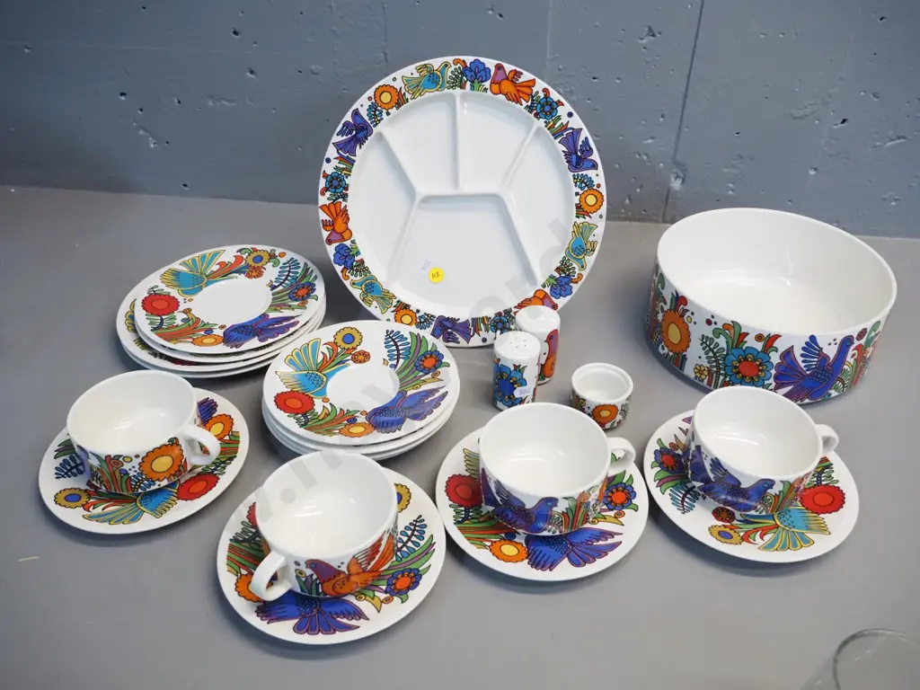 Villeroy & Bosch 'Acapulco' tableware - 4 cups & saucers, oven dish D200, divided dish, condiment set, various saucers Image 1++