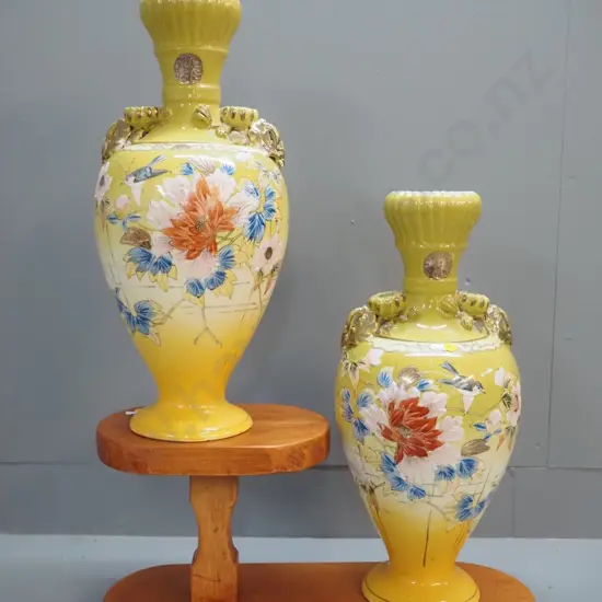 pair of Asian vases floral vases on homemade rimu stand Vas H-480