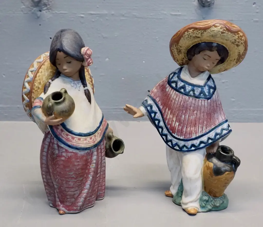 pair of Lladro South American or Mexican figures - male H-190 and female Image 1++