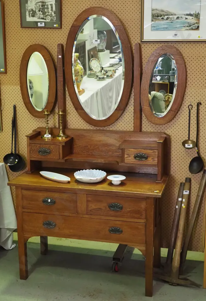 deco 3-drawer dressing table wth 2 small drawers on upstand back, with oval bevelled centre & winged mirrors, copper Image 1++
