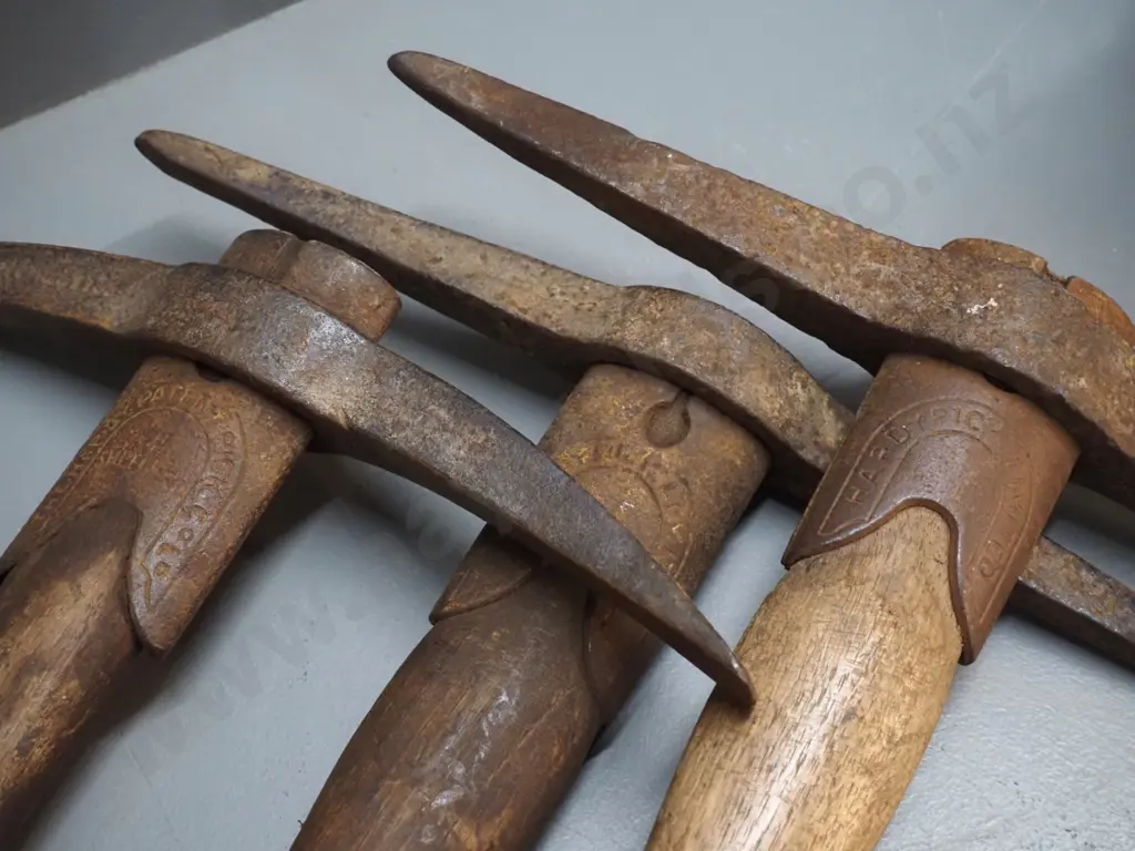 3 miner's picks, Maori Point -  1 is marked Skippers Ltd - largest is L-830, smallest is L-720 Image 1++