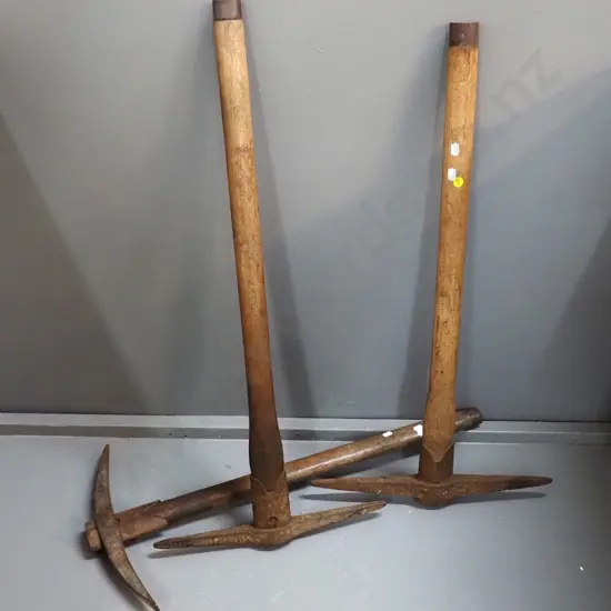 3 miner's picks, Maori Point -  1 is marked Skippers Ltd - largest is L-830, smallest is L-720