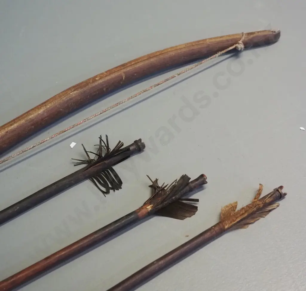 ethnic weapon; Somali bow & arrows, bow is L-1150 Image 1++