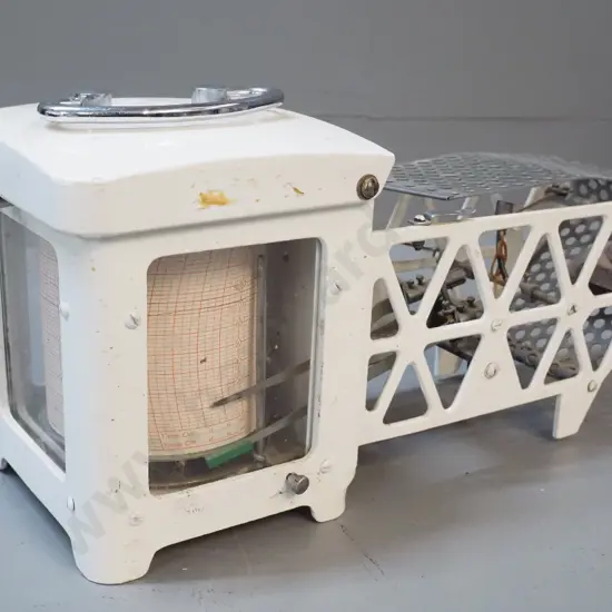 metal cased barograph - no maker's marks H-360 W-150 D-170