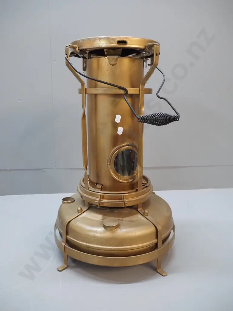 vintage brass kerosene heater with coiled wire handle - missing one plug/cap H-520 D-330 Image 1++