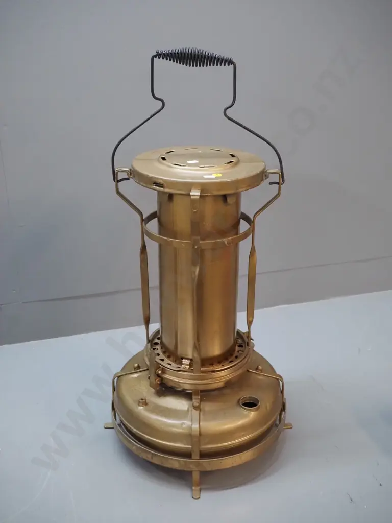 vintage brass kerosene heater with coiled wire handle - missing one plug/cap H-520 D-330 Image 1++