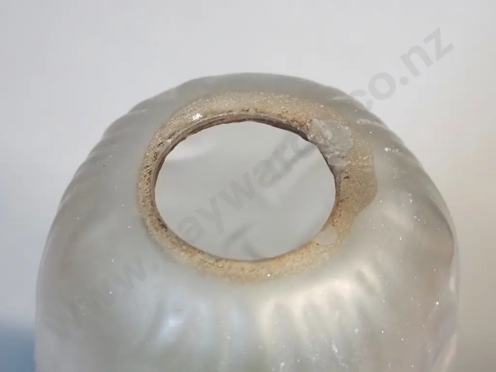 2 vintage glass light shades - one is pink mottled, one frosted clear & green H-170 Image 1++