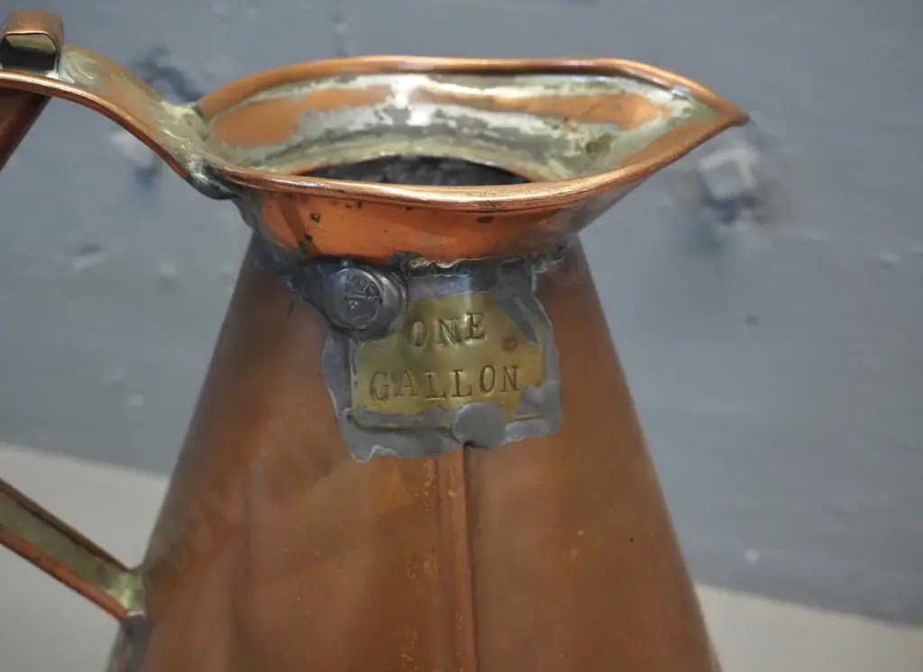 vintage copper pitcher marked "1 gallon" H-300 Diameter 220 at base Image 1++