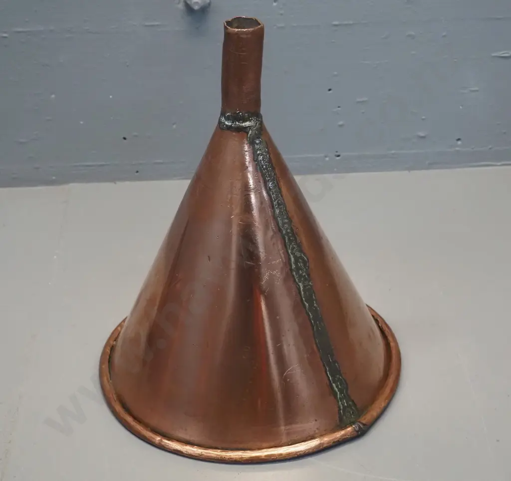 vintage heavy copper funnel H-290 D-240 Image 1++