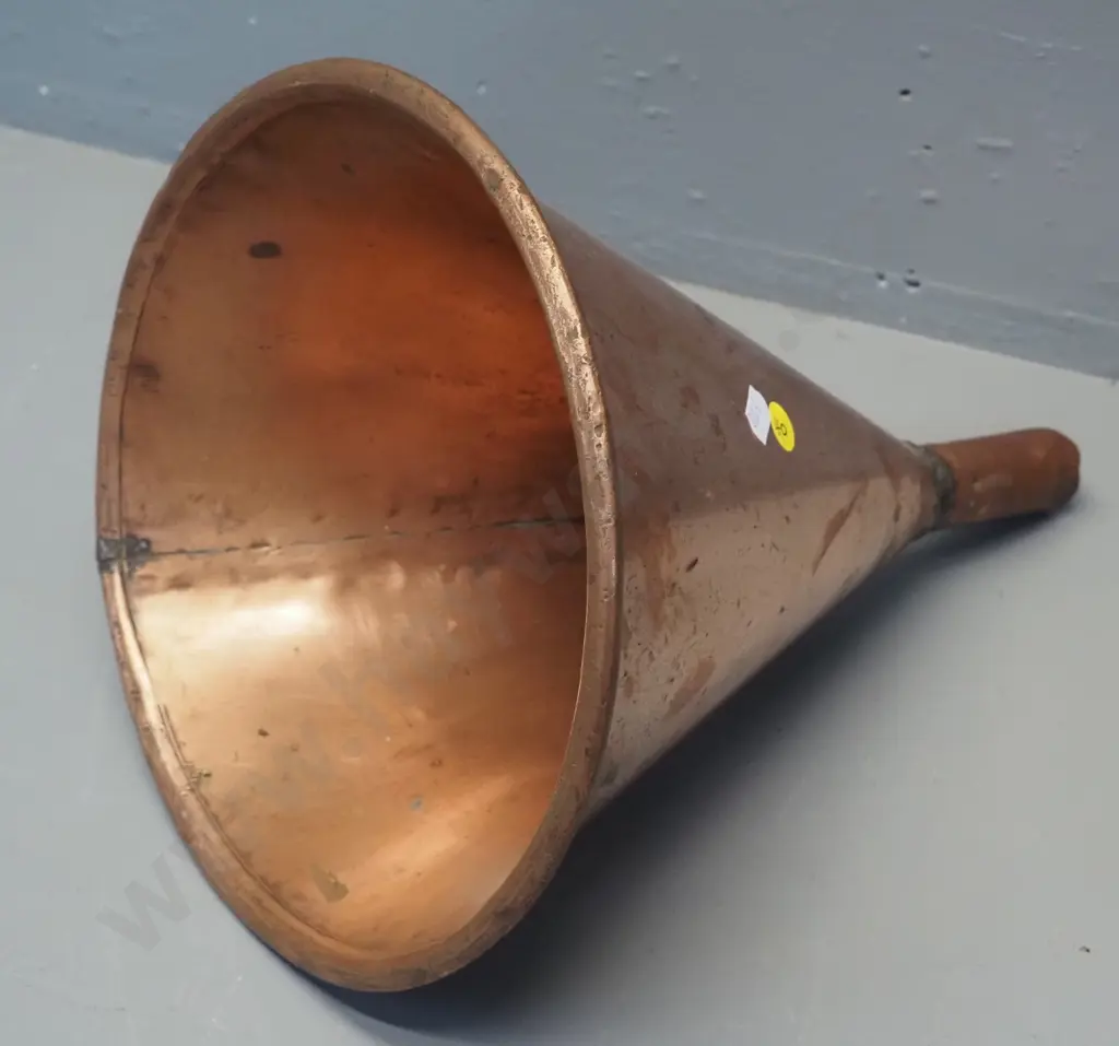vintage heavy copper funnel H-290 D-240 Image 1++