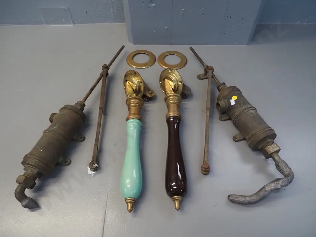 2 vintage ceramic and brass beer pull handles with cylinders - handle mechanism L-440 Image 1++
