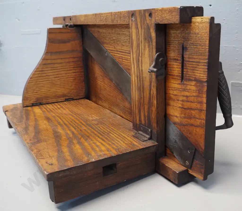 vintage portable folding Arcadia Manufacturing Co. NY NY oak and cast iron meat/bread slicer L-540 Image 1++