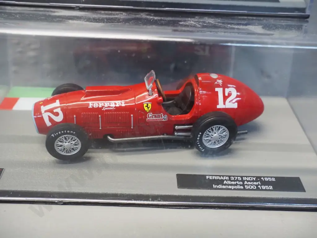 2 die-cast 1:43 scale Formula 1 racing cars - 1952 Alberto Ascari and 1958 Mike Hawthorn Image 1++
