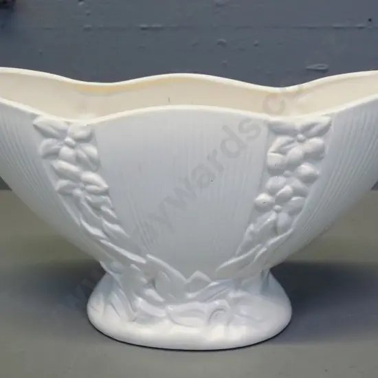 Crown Lynn vase No. 553