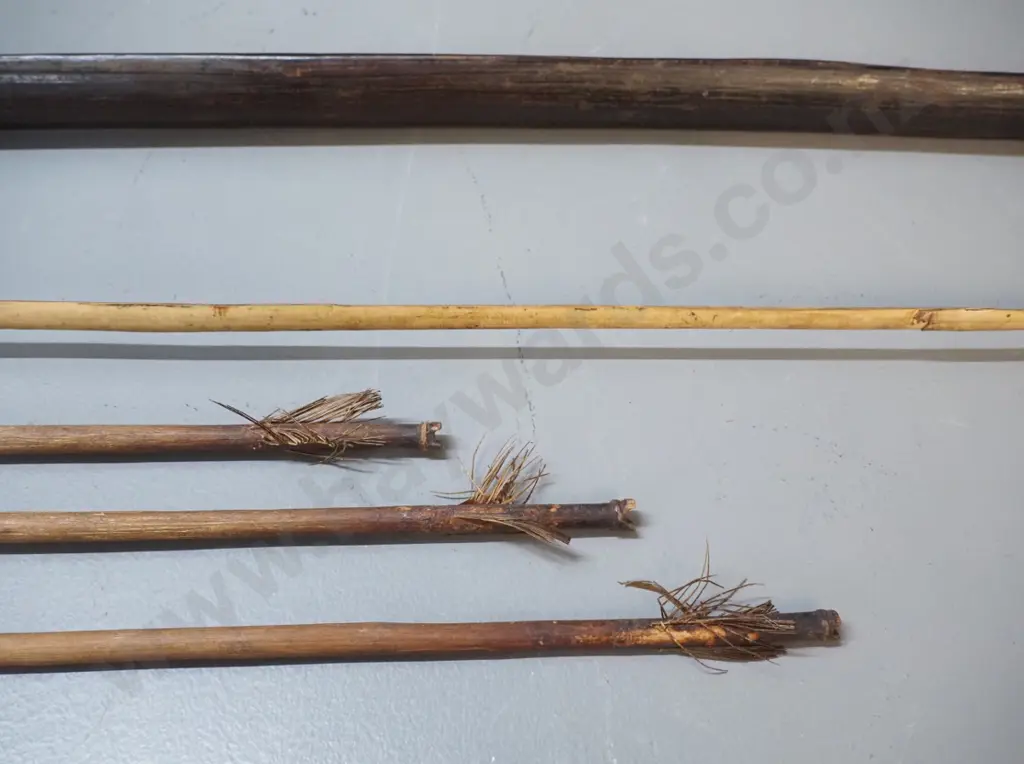 ethnic weapon; Indonesian bow & 3 arrows with metal tips. Bow is L-1620 Image 1++