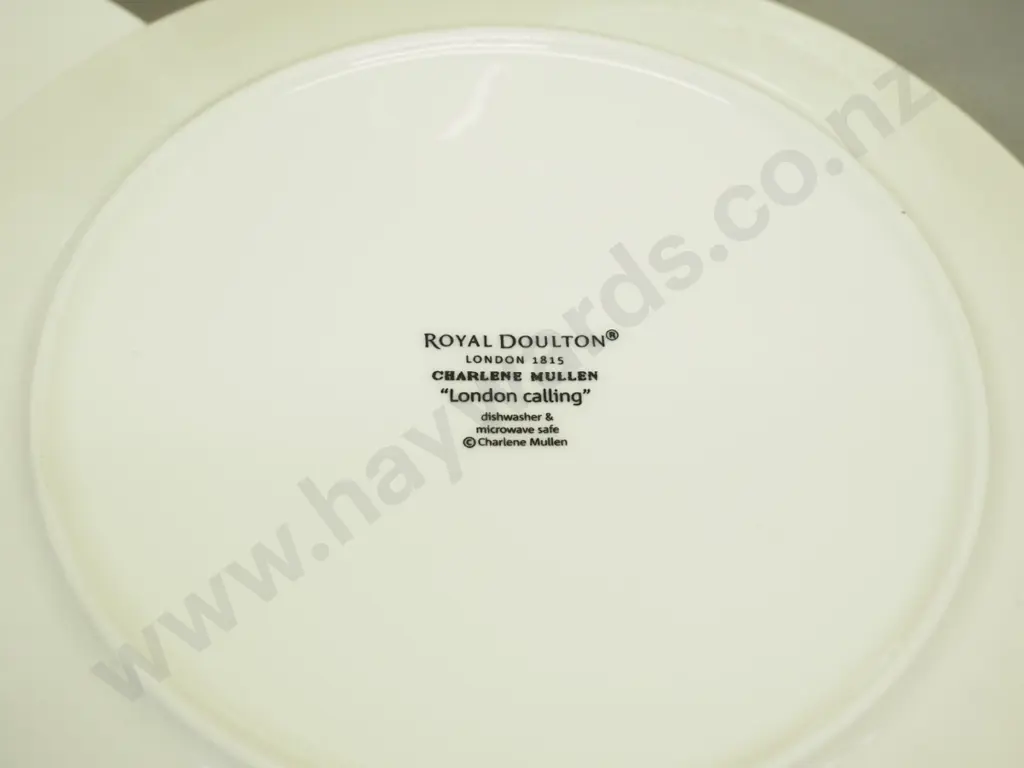 4 Royal Doulton Sharlene Mullen design "London Calling" display plates D-220 Image 1++