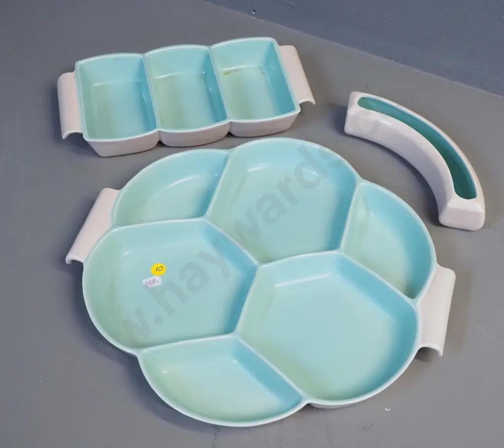 3 Poole cream & teal items - trough vase and 2 serving dishes, larger is D-340 Image 1++