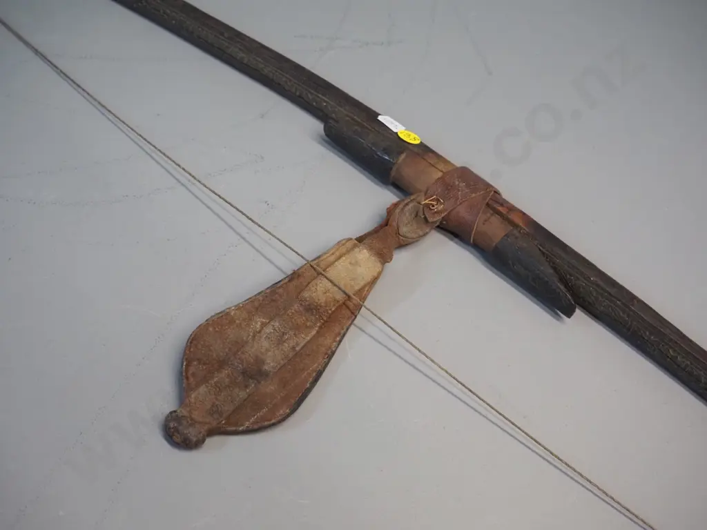 ethnic weapon; Afghan bow with leather flap L-1100 Image 1++