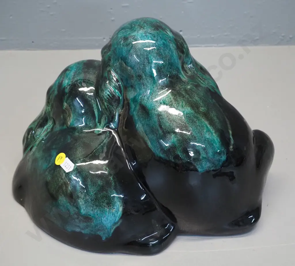 large Blue Mountain pottery figure of 2 dogs H-220 W-300 D-190 Image 1++