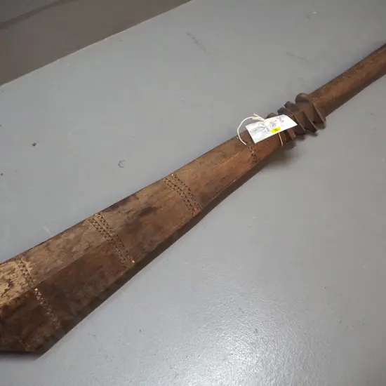 ethnic weapon collection: wooden club from Samoa - with some damage L-870