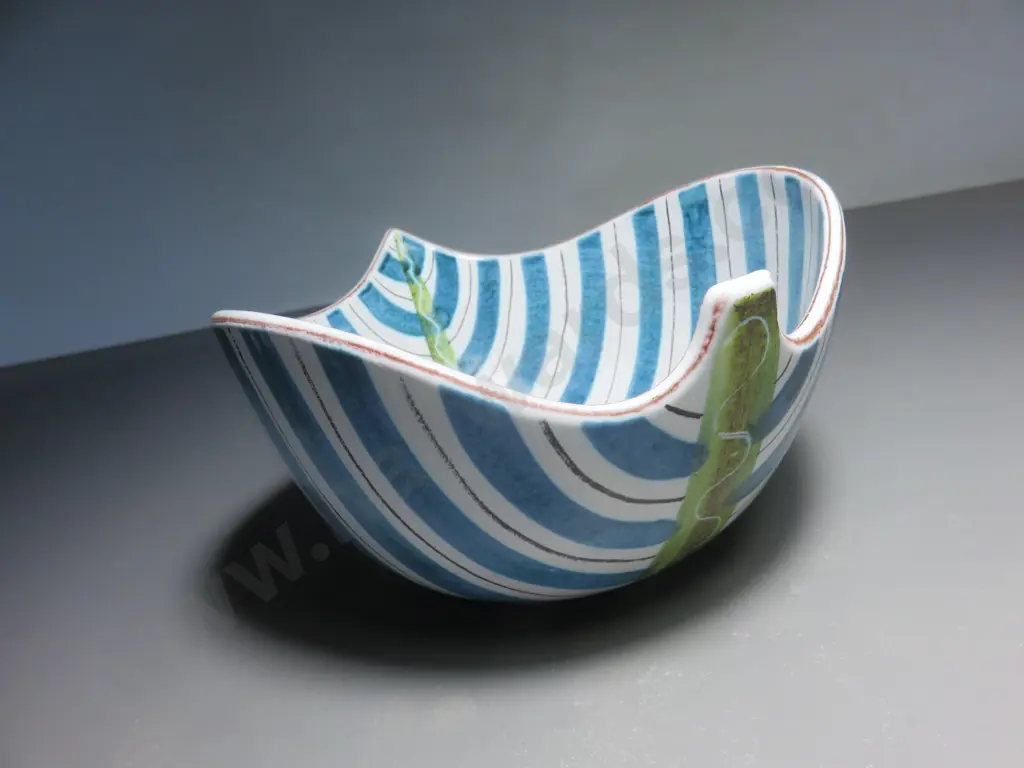 Superb mid-century Stig Lindberg for Gustavsberg of Sweden Faience Leaf Bowl Image 1++