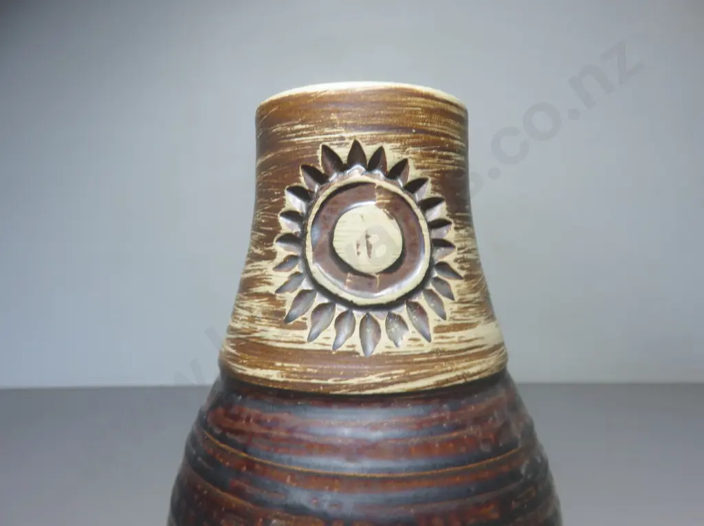 Vintage Purbeck pottery textured Vase by Eddie Goodall. Image 1++