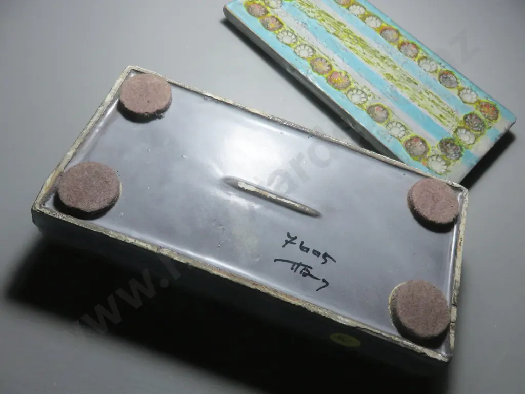 Important mid-century Aldo Londi for Bitossi of Italy lidded box Image 1++