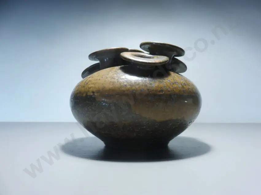 Mid-Century West German studio vase by renowned ceramicist Rudi Stahl Image 1++